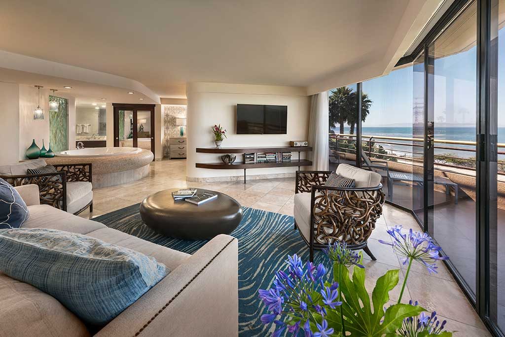 hotel_reservations_sunset_suite_living_room-1024x684